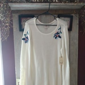 Long sleeved sweater